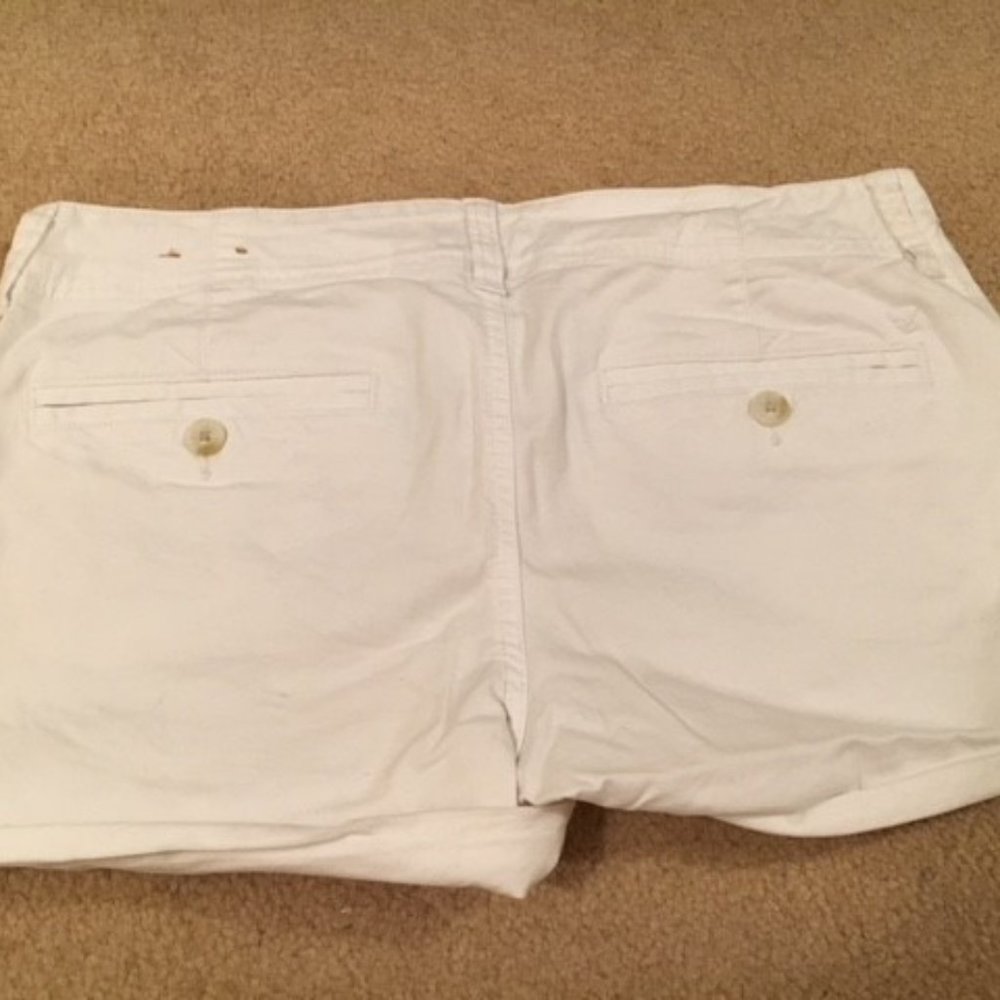 Shorts - Picture 3 of 4